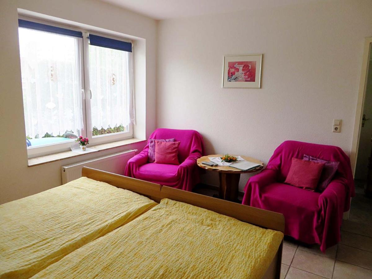 Marie's Tranquil Terrace Apartments: Lakeside Retreat with Parking Waren  Exterior photo
